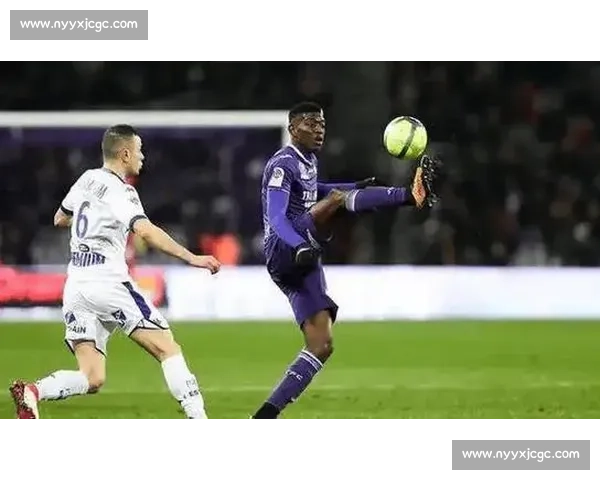 瓦朗谢纳主场迎战特鲁瓦焦点对决前瞻与胜负走势分析关键球员表现观察